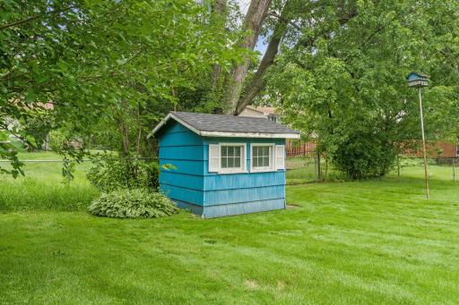 413 Whitegate Lane, Wayzata, MN 55391