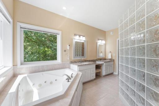 10035 Woodhill Boulevard, Lakeville, MN 55044