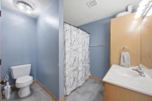 5270 49th Avenue S, Fargo, ND 58104