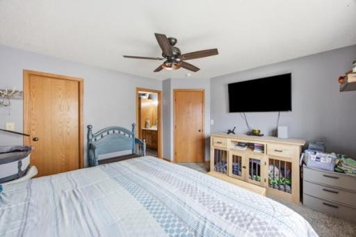 5270 49th Avenue S, Fargo, ND 58104