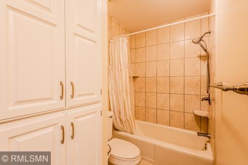 8824 N Maplebrook Court, Minneapolis, MN 55445