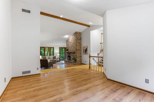 4211 Redding Ridge Drive, Minnetonka, MN 55345