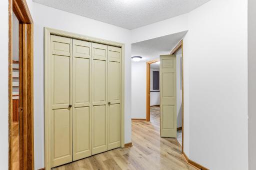 4211 Redding Ridge Drive, Minnetonka, MN 55345