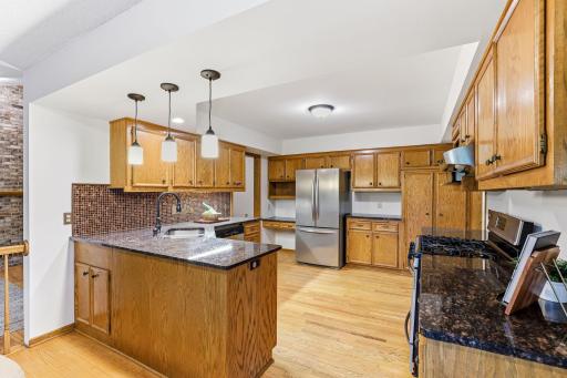 4211 Redding Ridge Drive, Minnetonka, MN 55345