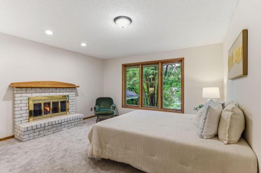 4211 Redding Ridge Drive, Minnetonka, MN 55345