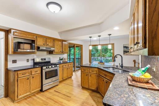 4211 Redding Ridge Drive, Minnetonka, MN 55345