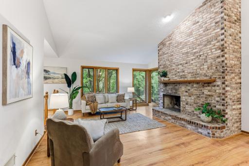 4211 Redding Ridge Drive, Minnetonka, MN 55345