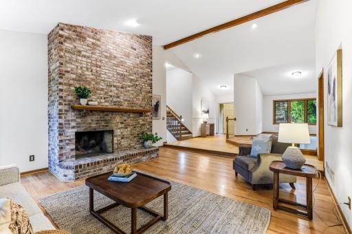 4211 Redding Ridge Drive, Minnetonka, MN 55345