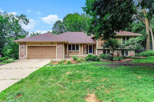 4211 Redding Ridge Drive, Minnetonka, MN 55345