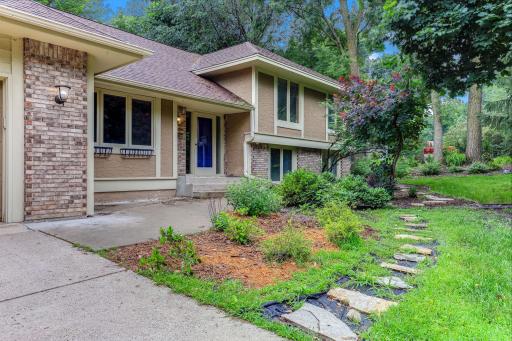 4211 Redding Ridge Drive, Minnetonka, MN 55345