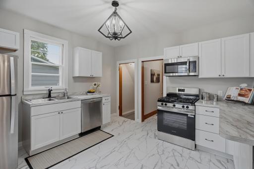 799 Watson Avenue, Saint Paul, MN 55102