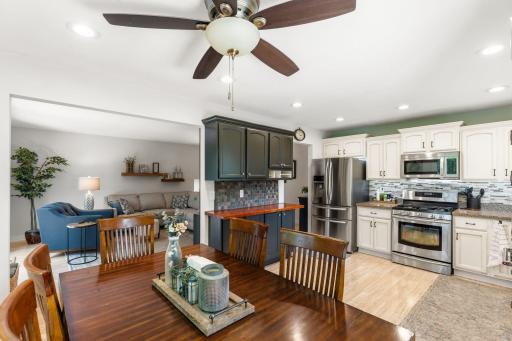16320 Lake Ridge Drive, Maple Grove, MN 55311