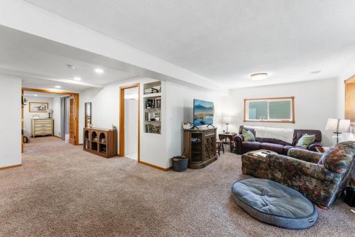 16320 Lake Ridge Drive, Maple Grove, MN 55311