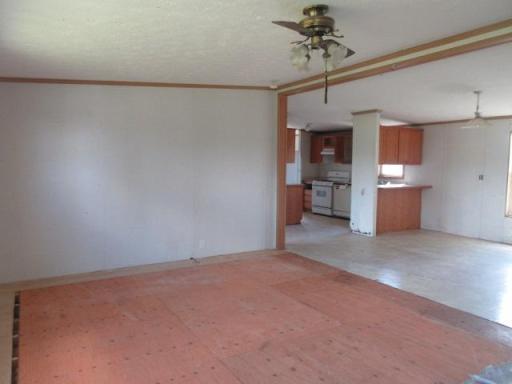106 Brisbane Lane, Emerado, ND 58228