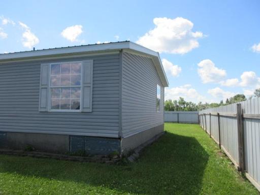 106 Brisbane Lane, Emerado, ND 58228