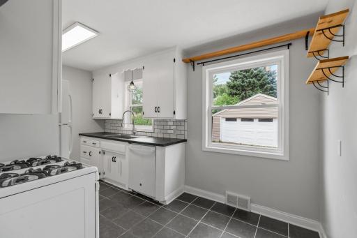 1081 Saint Paul Avenue, Saint Paul, MN 55116