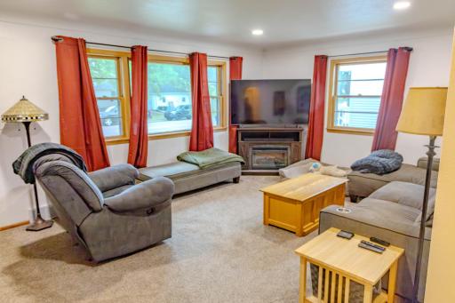 421 S 18th Street S, Moorhead, MN 56560