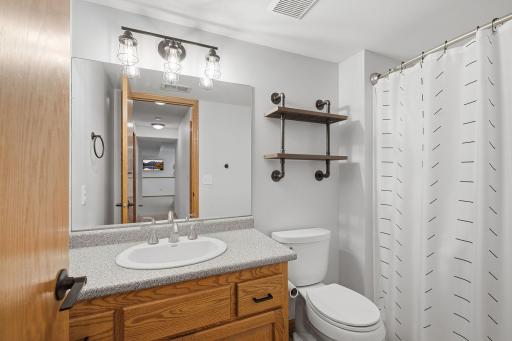 1222 Fallbrook Lane, Woodbury, MN 55125