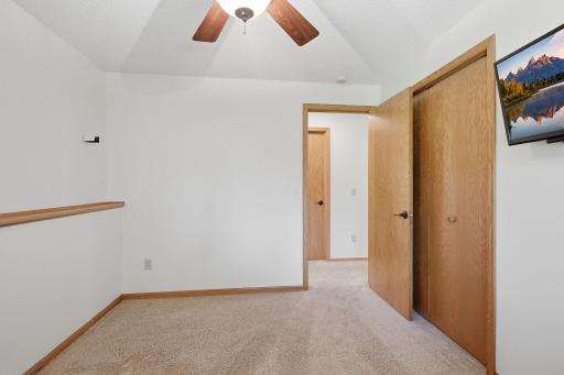 1222 Fallbrook Lane, Woodbury, MN 55125