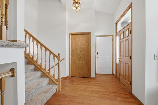 1222 Fallbrook Lane, Woodbury, MN 55125