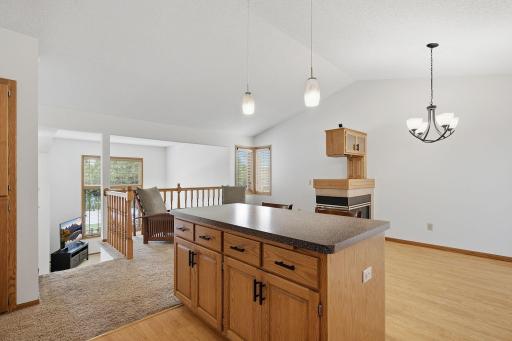 1222 Fallbrook Lane, Woodbury, MN 55125