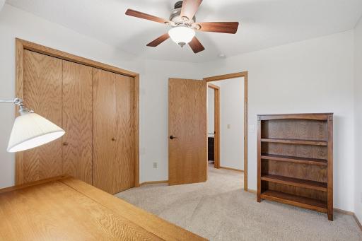 1222 Fallbrook Lane, Woodbury, MN 55125