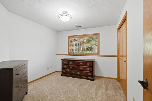 1222 Fallbrook Lane, Woodbury, MN 55125