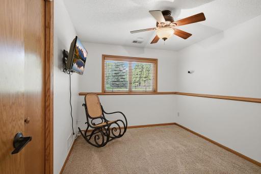 1222 Fallbrook Lane, Woodbury, MN 55125