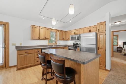 1222 Fallbrook Lane, Woodbury, MN 55125