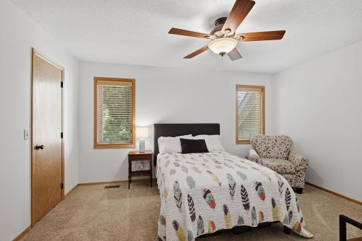 1222 Fallbrook Lane, Woodbury, MN 55125