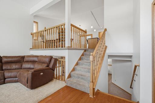 1222 Fallbrook Lane, Woodbury, MN 55125