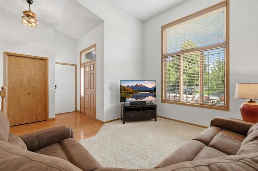 1222 Fallbrook Lane, Woodbury, MN 55125
