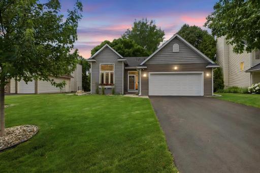 1222 Fallbrook Lane, Woodbury, MN 55125