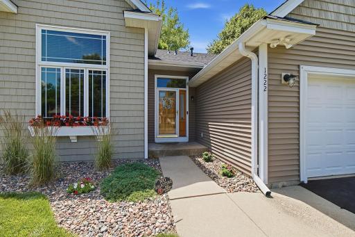 1222 Fallbrook Lane, Woodbury, MN 55125