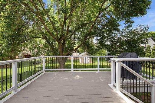 1222 Fallbrook Lane, Woodbury, MN 55125