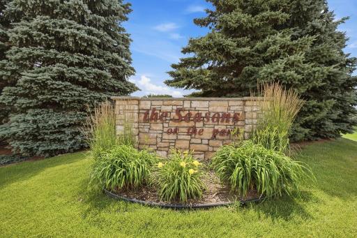 1222 Fallbrook Lane, Woodbury, MN 55125