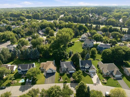 1222 Fallbrook Lane, Woodbury, MN 55125