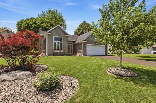 1222 Fallbrook Lane, Woodbury, MN 55125