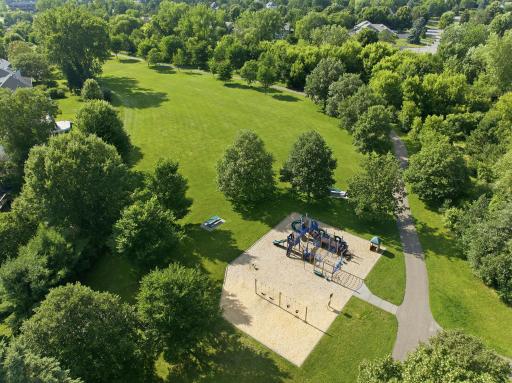 1222 Fallbrook Lane, Woodbury, MN 55125