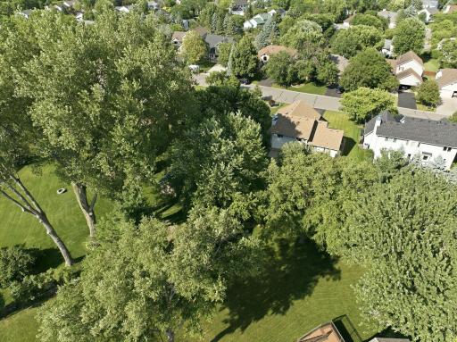1222 Fallbrook Lane, Woodbury, MN 55125