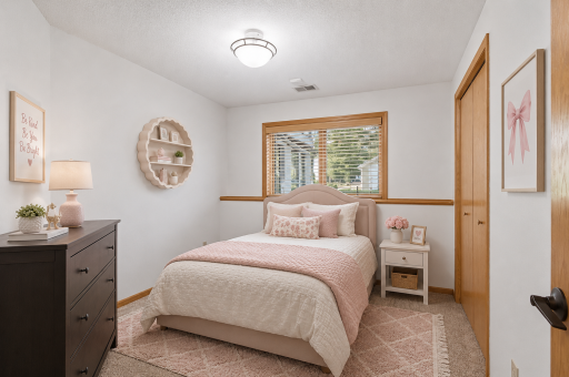 1222 Fallbrook Lane, Woodbury, MN 55125