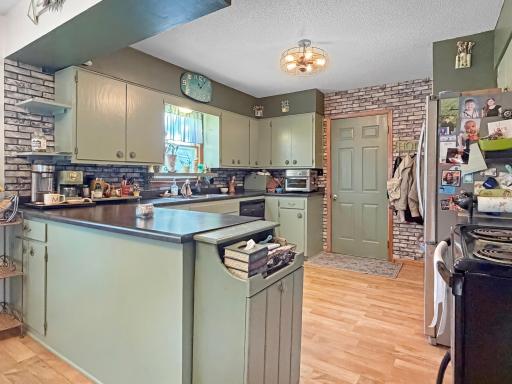 Kitchen peninsula for extra counter space