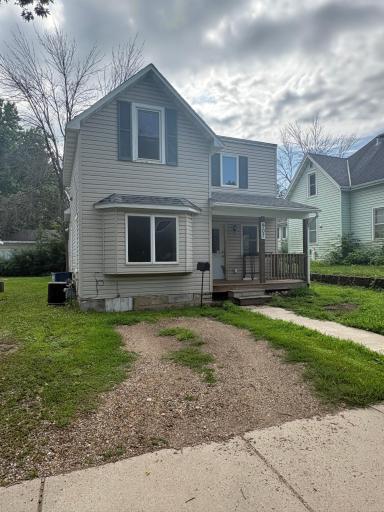 907 2nd Avenue NW, Faribault, MN 55021