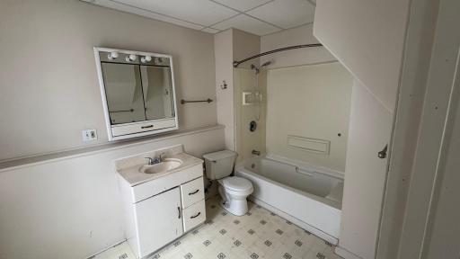 907 2nd Avenue NW, Faribault, MN 55021