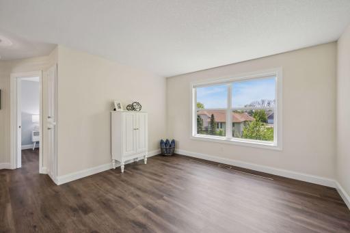 21221 Foxtail Lane, Rogers, MN 55374