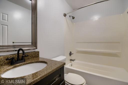 911 5th Street W, Hastings, MN 55033