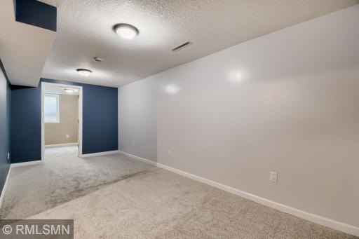 911 5th Street W, Hastings, MN 55033