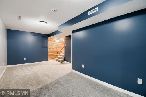 911 5th Street W, Hastings, MN 55033