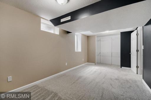 911 5th Street W, Hastings, MN 55033