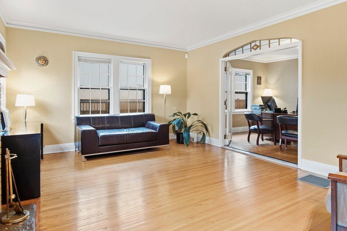 3428 Hennepin-18.jpg